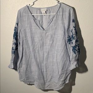 Blouse with floral pattern